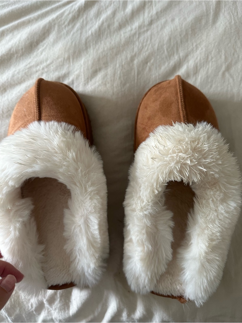 Cozy Faux-Suede Slippers with Plush Faux-Fur Lining - Brown